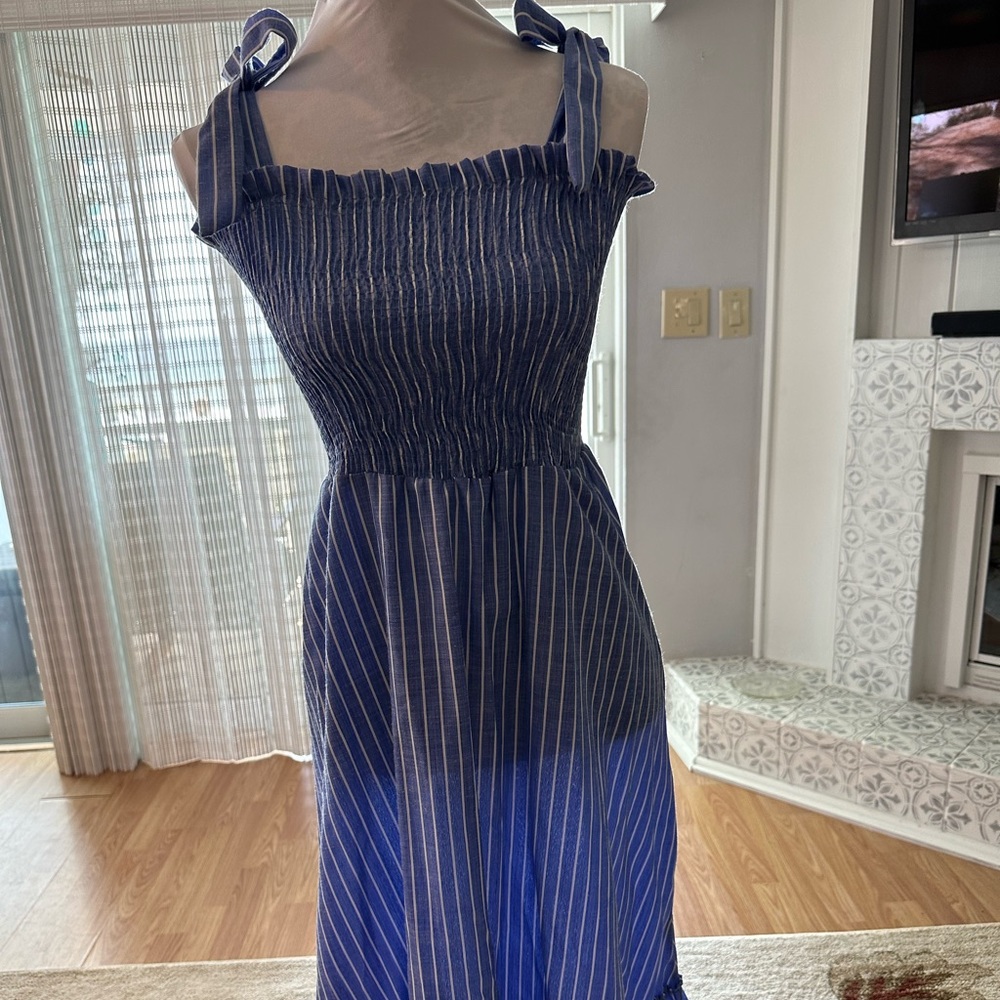 Cute summer knee length dress size medium